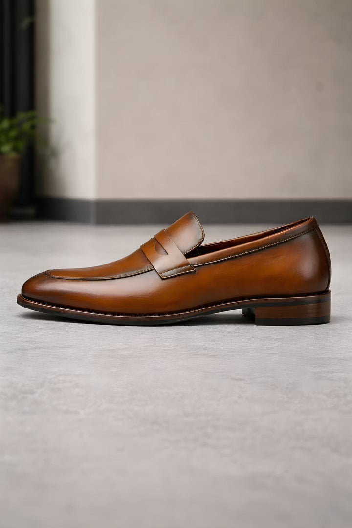 Allsidige klassiske herre penny loafers, formelle slip-on sko som passer til både kontor og bryllup.