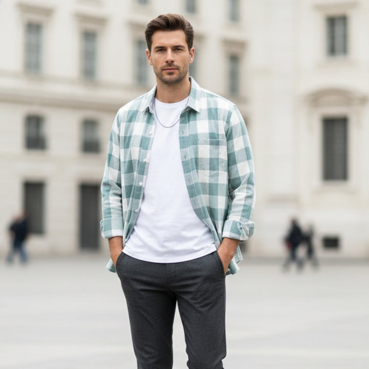 Komfortabel, rutete herreskjorte i klassisk design. Ideell for casual og smartcasual antrekk.