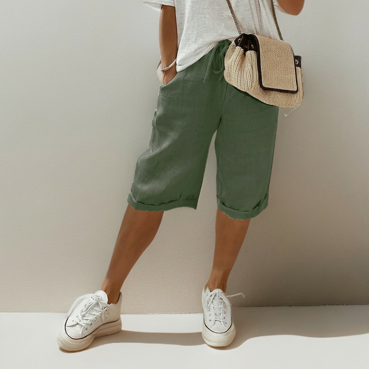 Myke dameshorts med justerbar snøring. En komfortabel og løs sommershorts for en avslappet stil.