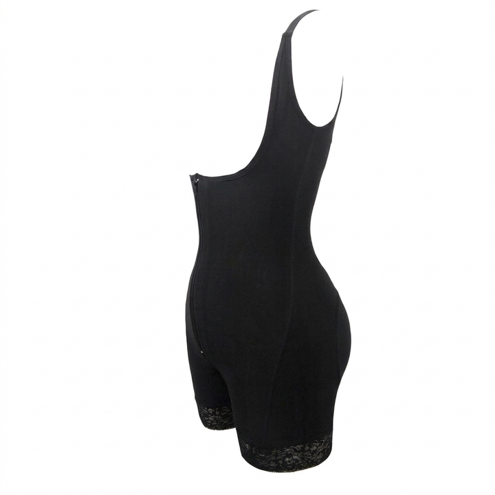 Elegant sort sømløs bodysuit med justerbare stropper, gir optimal rumpeheving og stram magekontroll.