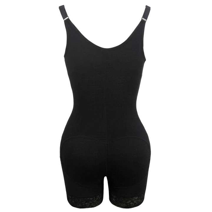 Detalj av myk sømløs bodysuit, komfortabel kroppsforming som løfter og jevner ut silhuetten for kvinner.