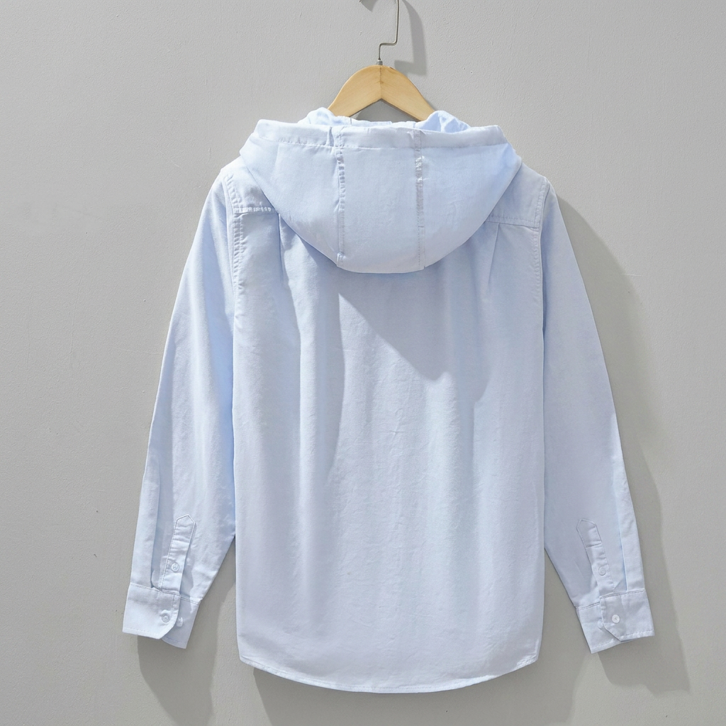 Stilren herre overskjorte med lange ermer i moderne streetwear-design. Komfortabel og allsidig for menns casual stil.