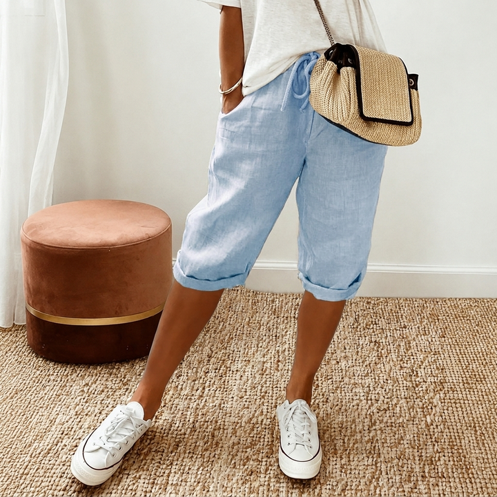 Ensfargede dame shorts, komfortable for hverdagsbruk. Perfekt som sommer shorts med elastisk midje.