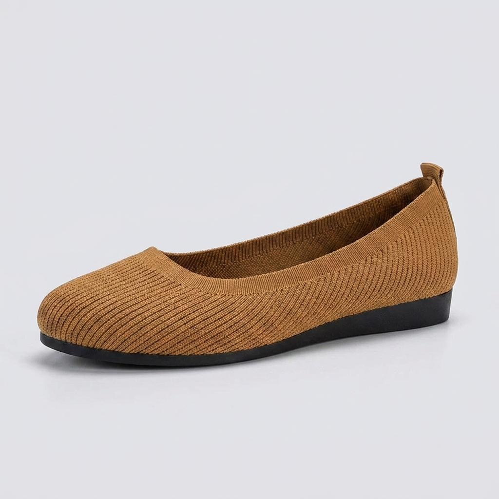 Dame flate sko for vår/sommer. Slip-on design med rund tå. Stilig og komfortabel.