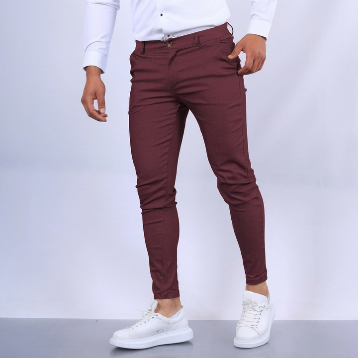 Stilige herre slim fit blyantsbukser, perfekte for kontor og smart casual antrekk.