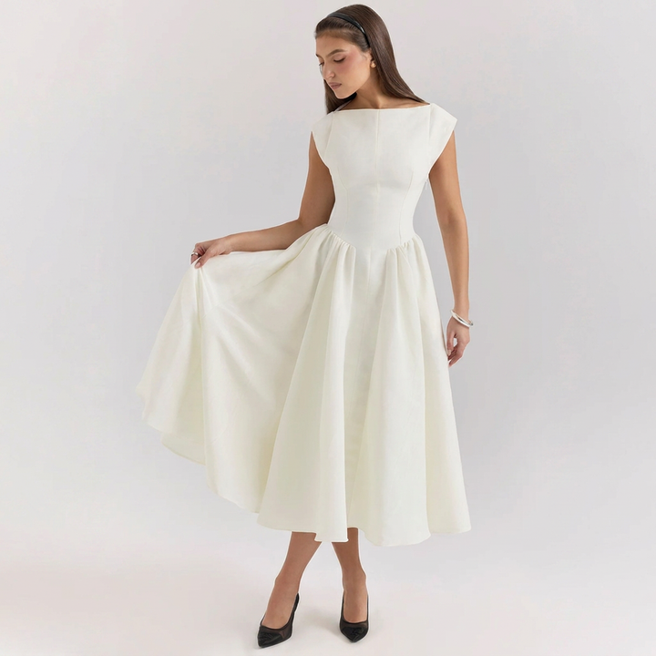 Stilren plissert midikjole for kvinner, med elegant høy midje. Komfortabel polyester sommerkjole perfekt for fest og hverdagsbruk.