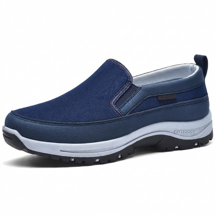 Svarte herre gåsko for fritid. Komfortable, pustende sneakers med sklisfri såle for sikkert grep i hverdagen.