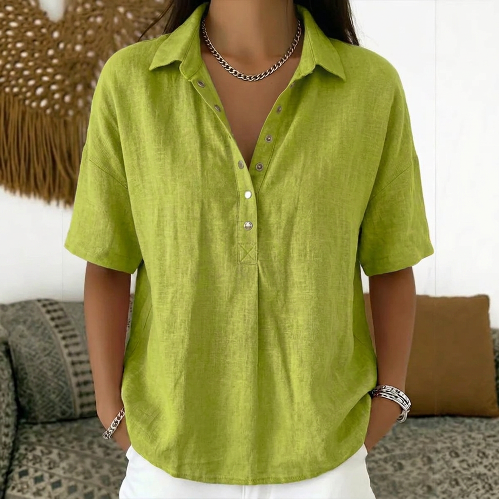 Avslappet pullover sommertopp for kvinner, kortermet med knapper. Ideell for komfortabel hverdagsstil.