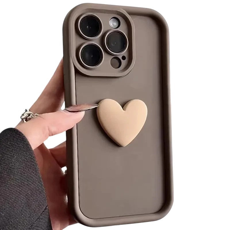 Søtt hjerte silikon iPhone deksel i rød. Beskytter din iPhone 15, 14, 13 eller 12 med stil.