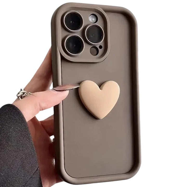 Søtt hjerte silikon iPhone deksel i rød. Beskytter din iPhone 15, 14, 13 eller 12 med stil.
