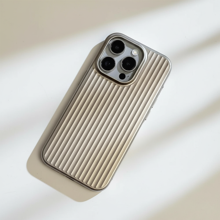 Slankt, støtsikkert iPhone-deksel. Optimal mobilbeskyttelse mot fall og riper.