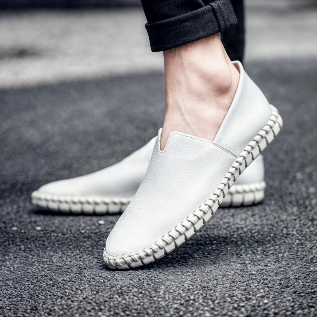 Elegante sorte loafers for menn, en klassisk slip-on sko for både hverdag og jobb.