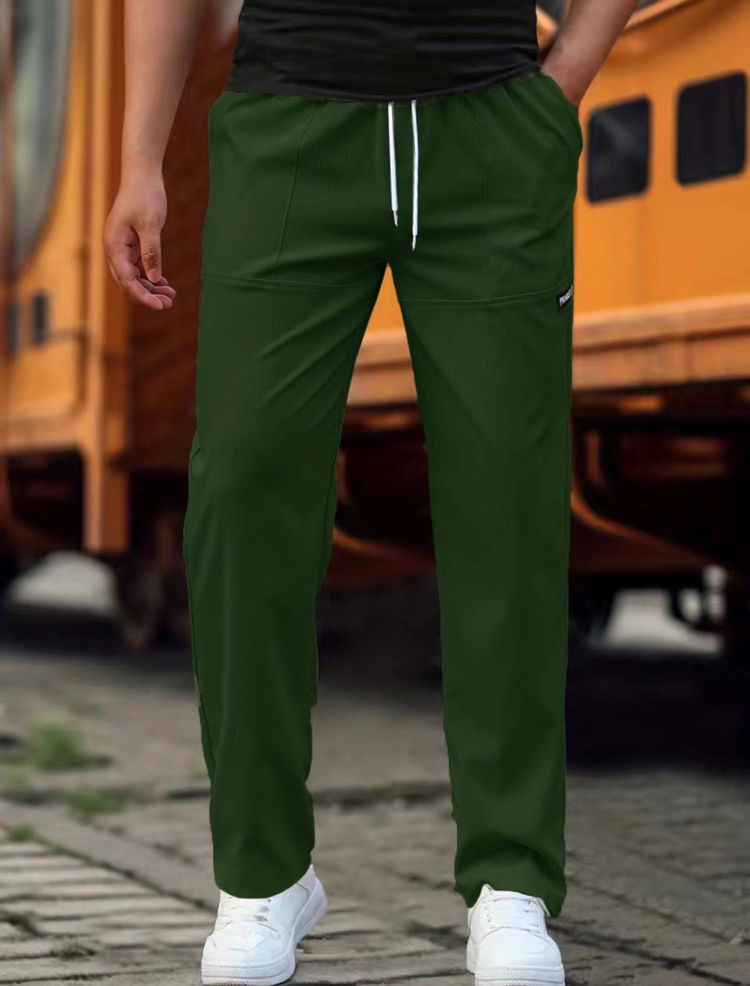Sporty herre joggebukser for trening, fritid og en aktiv livsstil med god passform.