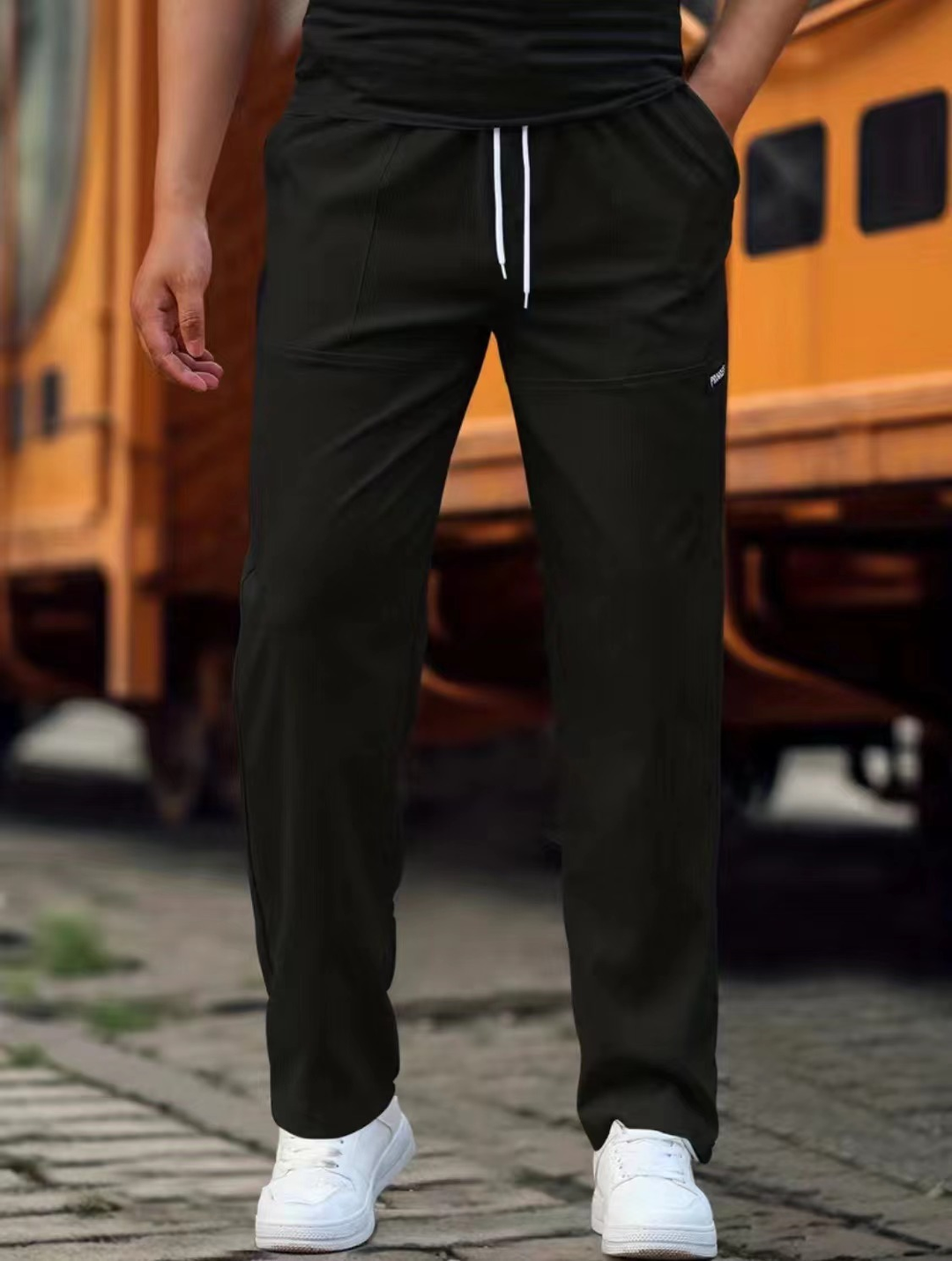 Komfortable herre joggebukser med praktiske lommer, ideelle for daglig bruk.