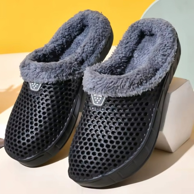 Varme og komfortable unisex hjemmesko for innendørs bruk. Myke slip-on tøfler med sklisikker såle.