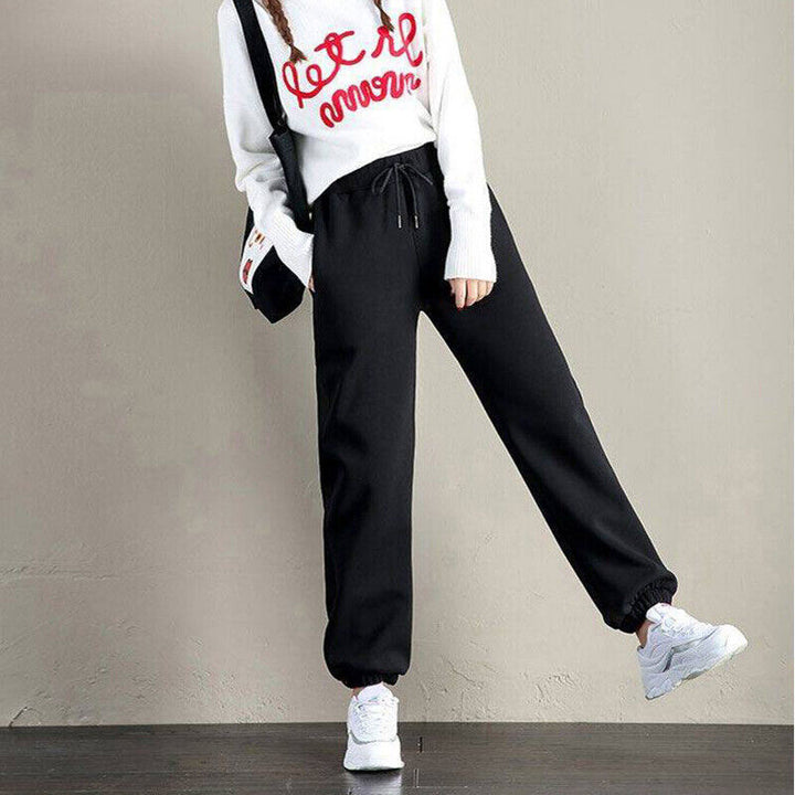 Varm joggebukse for dame, perfekt for casual bruk. Komfortabel fritidsbukse for vinteren.