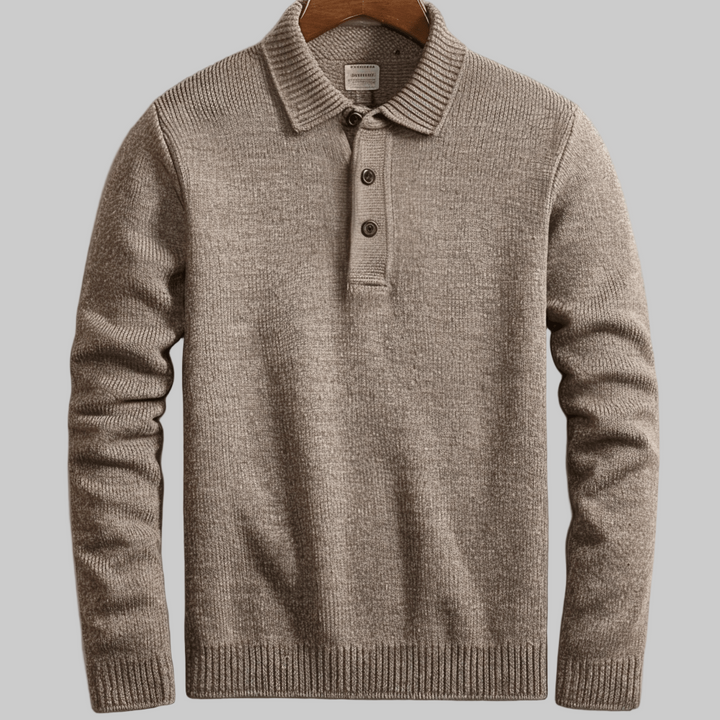 Komfortabel herre langermet strikket polo genser med klassisk krage. En basic for enhver garderobe.