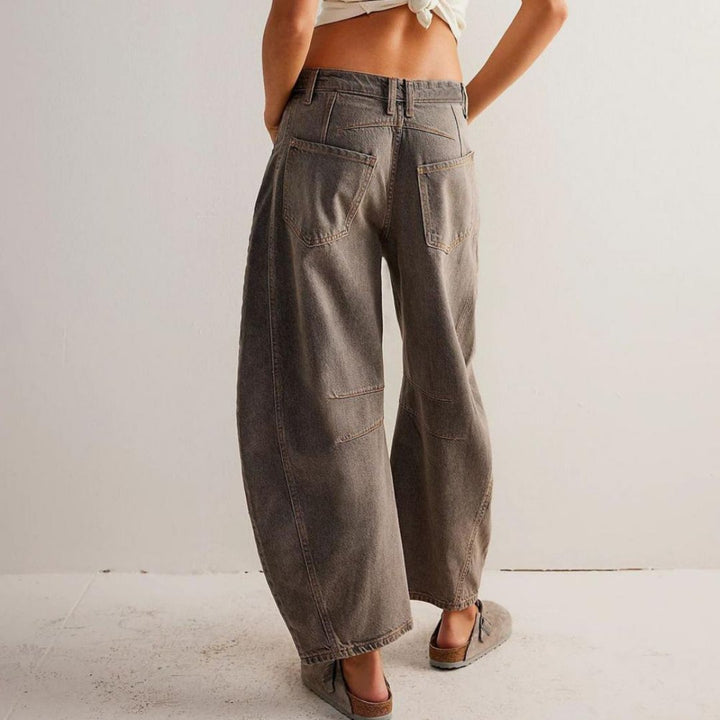 Trendy kvinnejeans: Cropped barrel leg, mid-rise, ideell for avslappede dager.