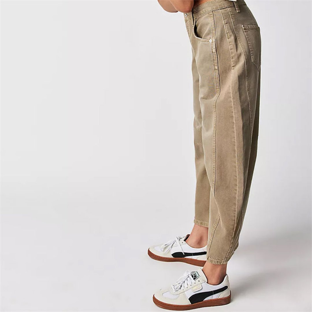 Stilige mid-rise cropped barreljeans, kvinne, trendy og komfortable hverdagsbukser.