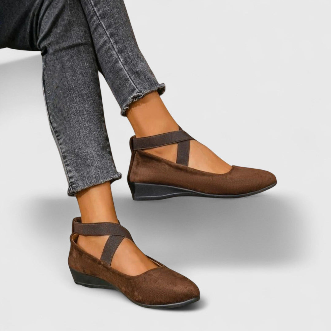 Elastiske ortopediske fottøy for damer, komfortable slip-on sko perfekte for hverdag og aktive dager.