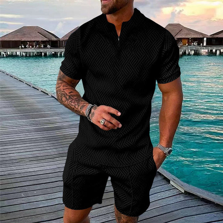 Sommersett for menn: trykt kort erm polo T-skjorte og matchende shorts for solfylte dager.