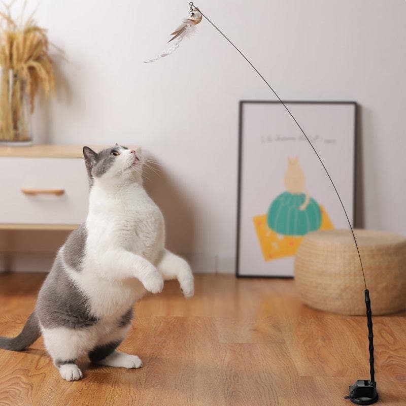 Realistisk fugleleke for katt, en jaktleke som holder innekatter engasjerte og stimulerer jaktinstinktet.