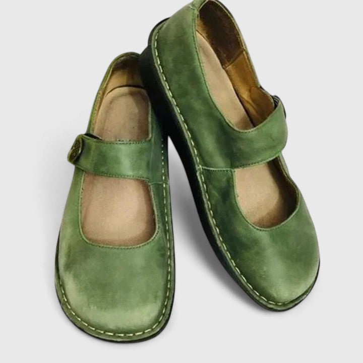 Komfortable slip-on damesko, perfekte for enkel påføring og avslappet hverdagsbruk. Lette sommersko.
