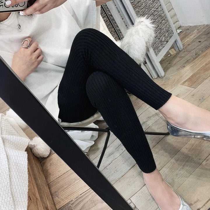 Assorterte farger av høy midje leggings for kvinner. Perfekte vinter- og høstbukser.