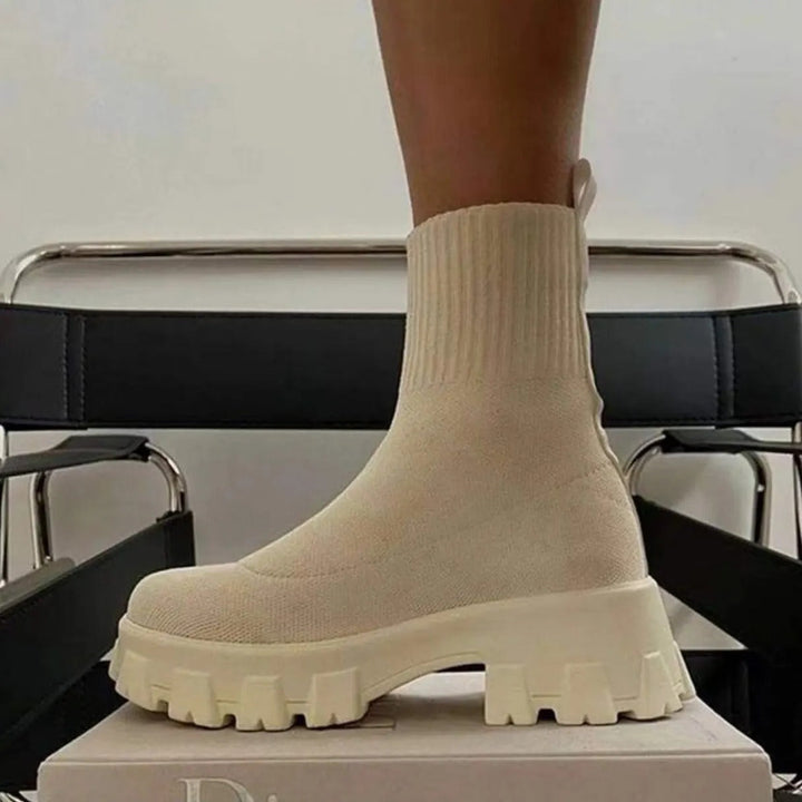 Trendy platåsko for damer med tykk såle. Stilige fritidssko for komfortabel hverdag.