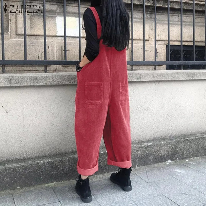 Trendy jumpsuit for kvinner med vide ben, ideell for en avslappet og moteriktig look.