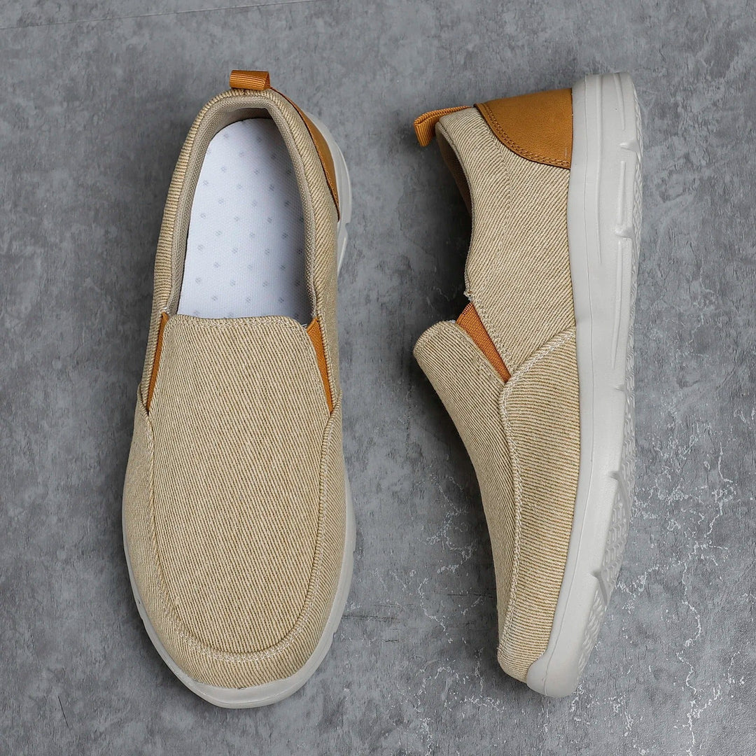 Lettvektige menns loafers i klassisk stil, perfekte fritidssko for sommerbruk og uformelle anledninger.