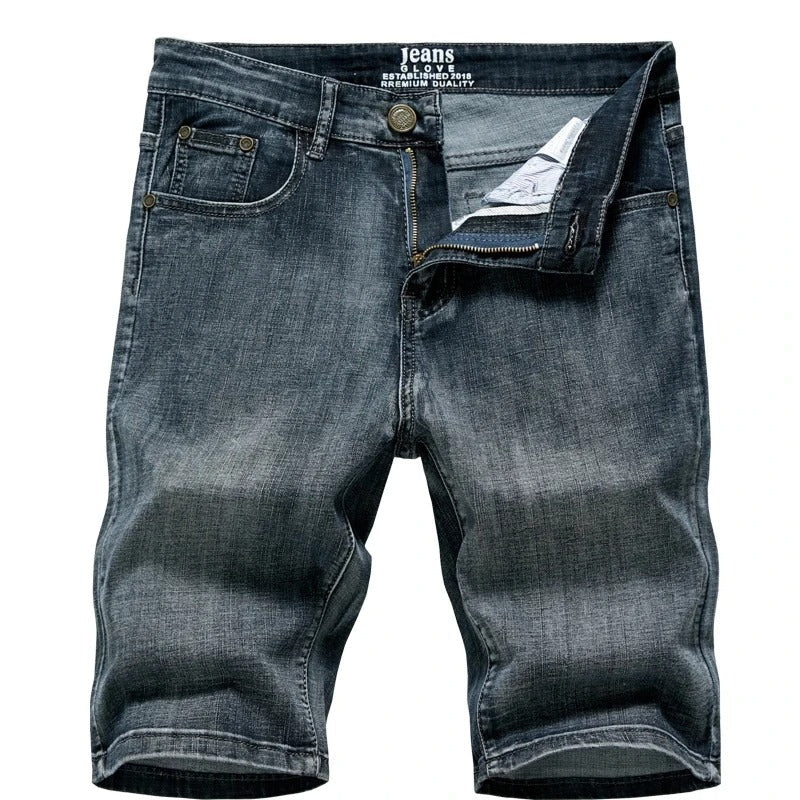 Svarte herreshorts for casual bruk. Klassiske sommershorts med femlommer, komfortable for herremote.