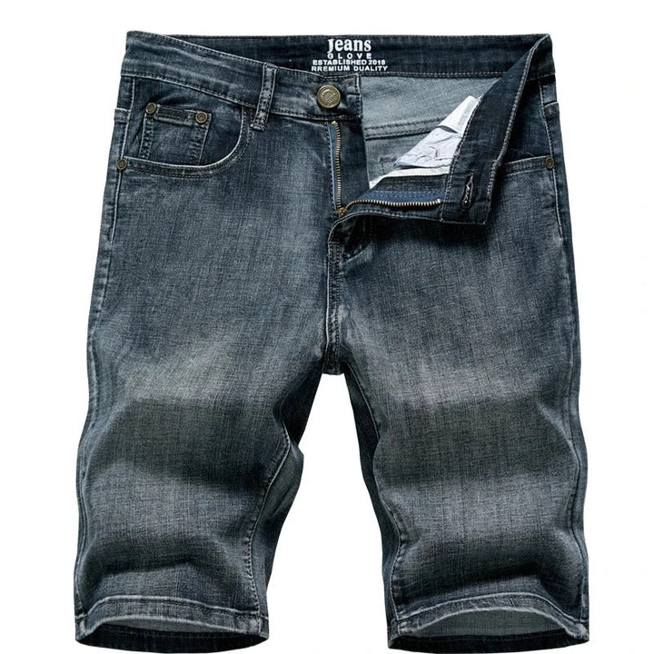 Svarte herreshorts for casual bruk. Klassiske sommershorts med femlommer, komfortable for herremote.