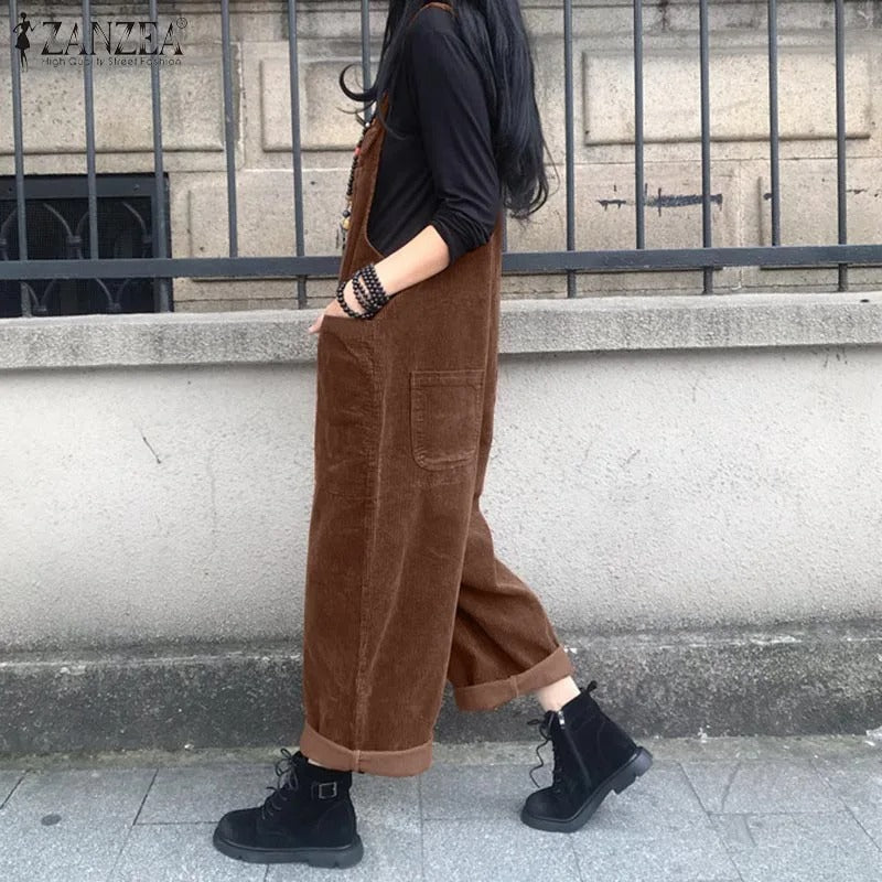 Løstsittende jumpsuit med vide ben for kvinner, fremhever moderne silhuett og avslappet eleganse.