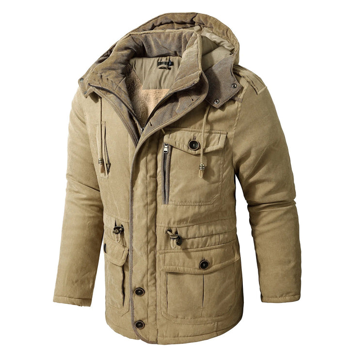 Stilren armégrønn parkas for menn. Tykk og varm herrejakke som beskytter mot vind, perfekt for casual bruk.