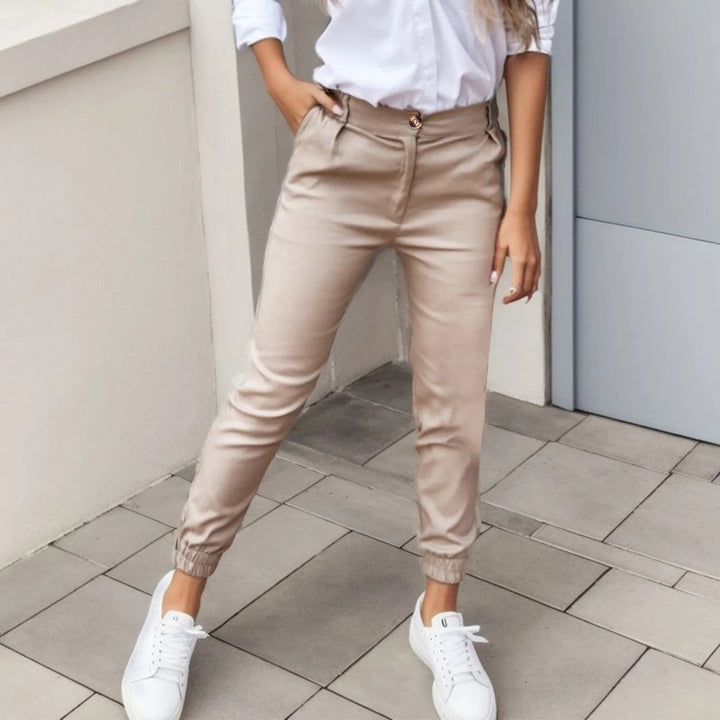 Svarte, grønne og khaki ankelbukser med høy midje. Slim passform damebukse for et elegant utseende.