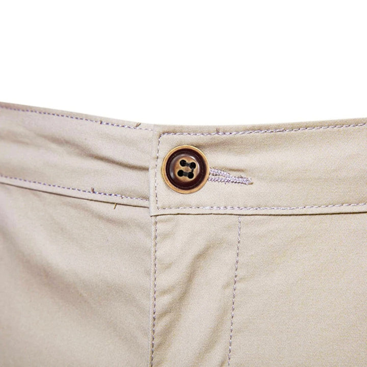 Lett og luftig herreshorts. Essensiell for sommer, fritid og en casual livsstil.