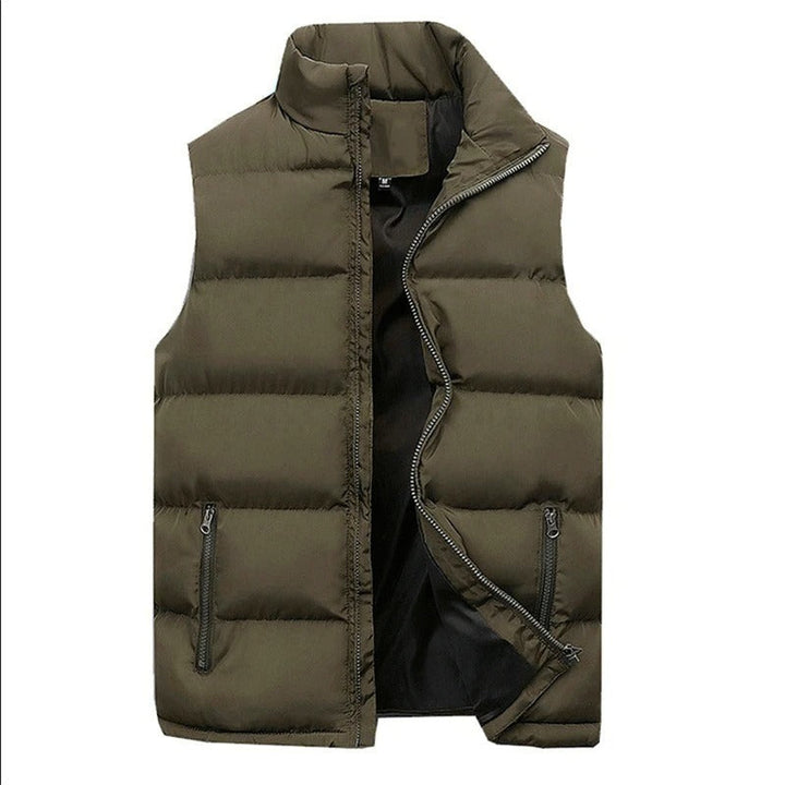Trendy menns puffer vest for casual stil. Varm, ermeløs jakke i moderne design.