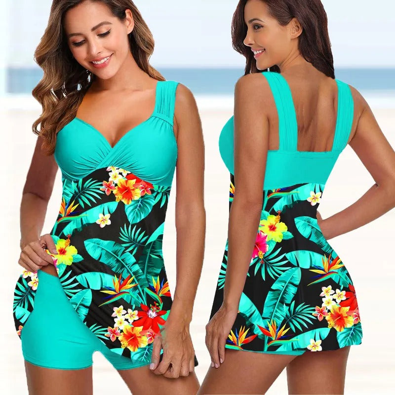 Tankini badetøy for kvinner; todelt med fargerikt blomstermønster og flatterende passform, sommer.