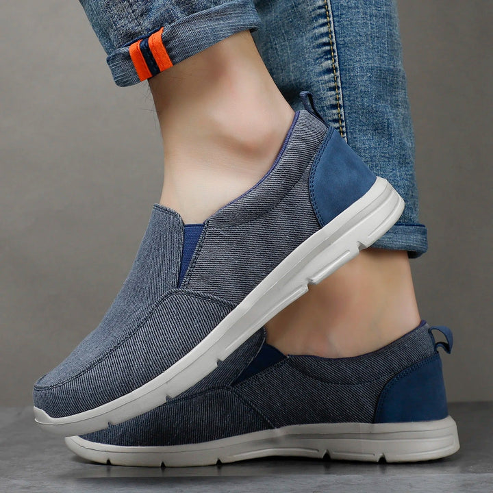 Behagelige menns sommersko, slip-on loafers i lett design for ultimat komfort og avslapning.