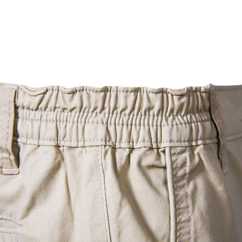 Herreshorts, perfekt for avslappede øyeblikk. Komfortabel bekledning for sommer.