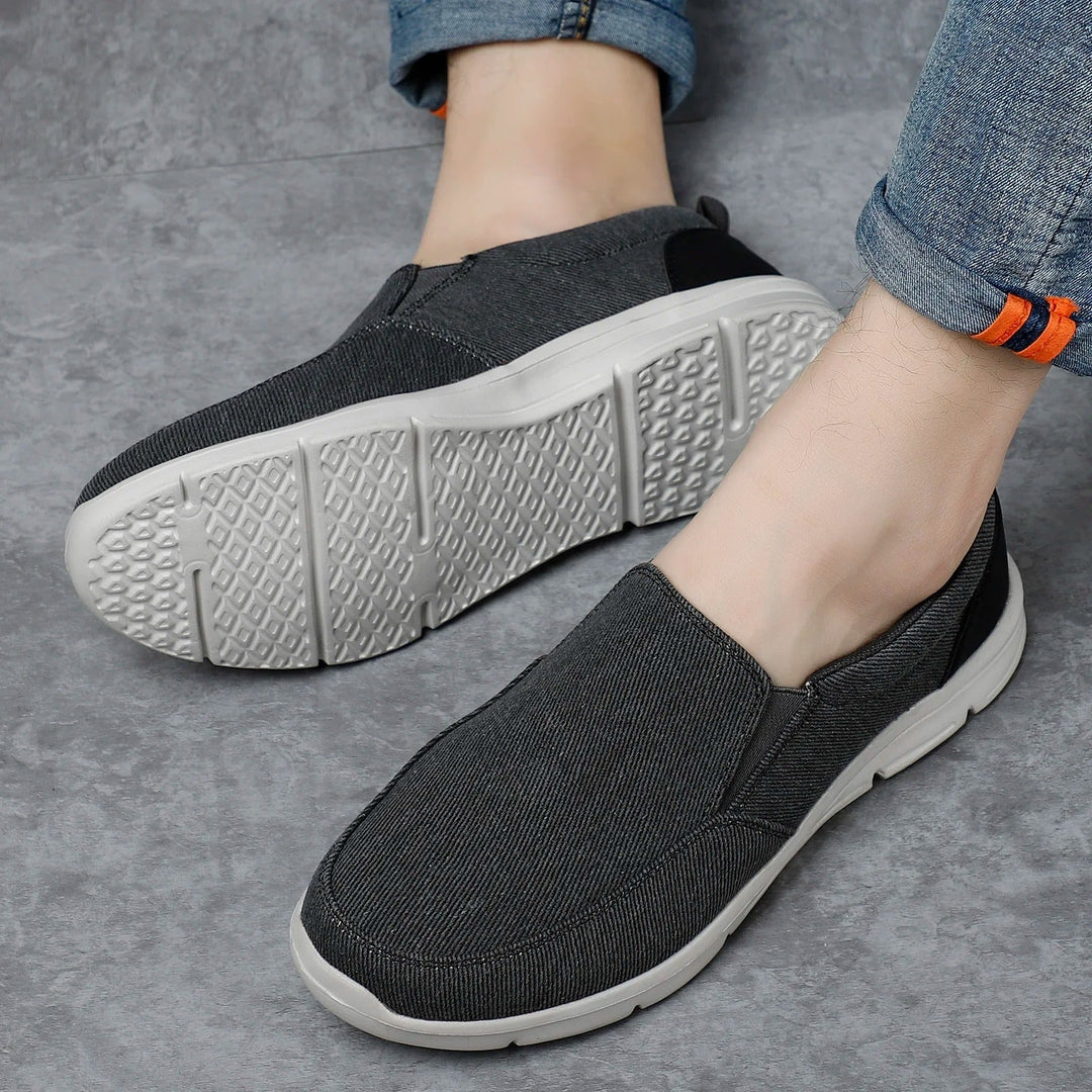 Elegante og komfortable menns loafers, ideelle for sommerens fritid og en avslappet, men stilfull look.