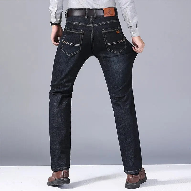 Komfortable menns denimjeans, ideelle for hverdagsbruk. Tidløs stil og holdbar kvalitet.