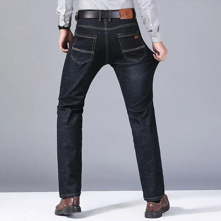 Komfortable menns denimjeans, ideelle for hverdagsbruk. Tidløs stil og holdbar kvalitet.