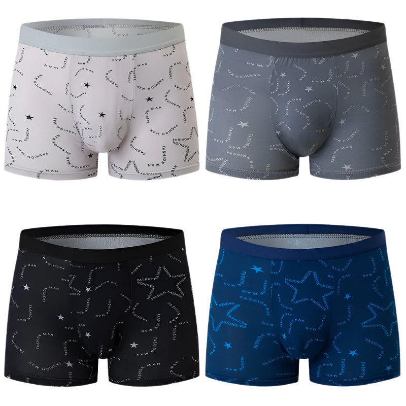 En stabel med 4 trykte menns boksershorts, viser ulike mønstre for stilfullt undertøy.