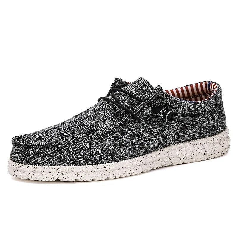 Komfortabel slip-on loafer for menn med snøring, sklisikker plattformsåle for optimalt grep.