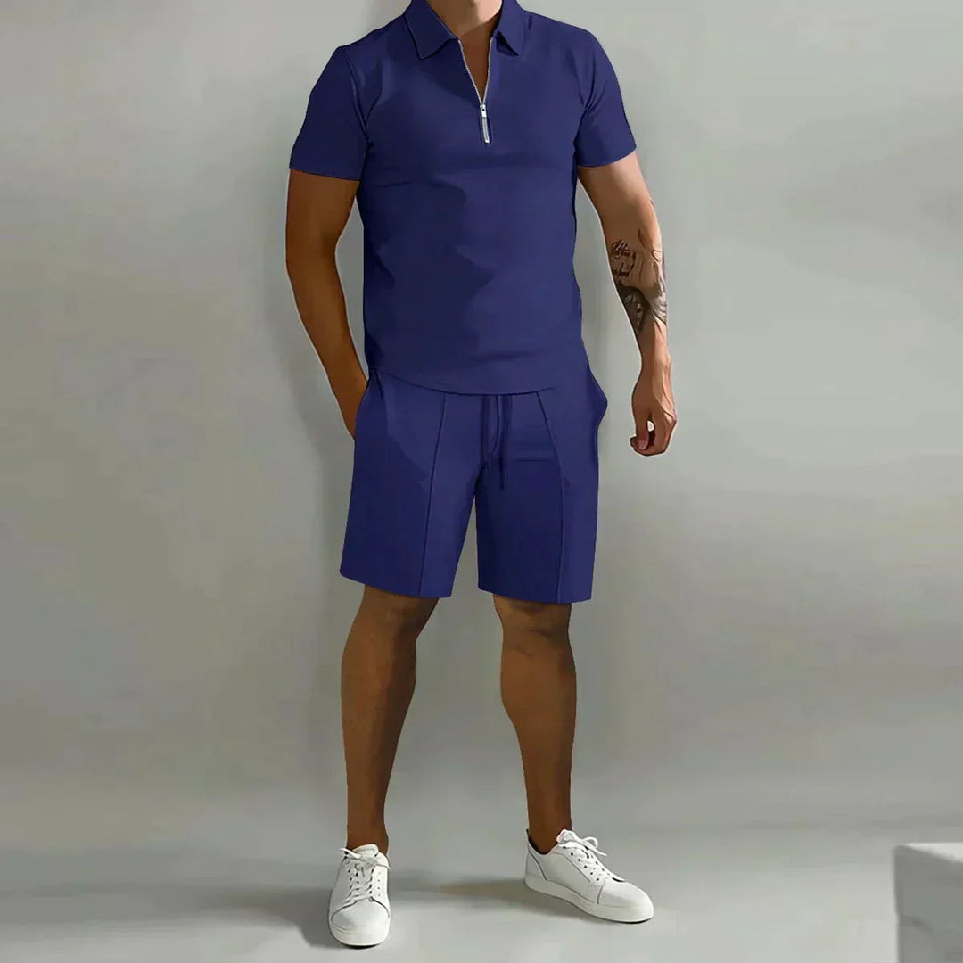 Komfortable herre shorts med elastisk linning, del av et stilig matchende sommersett.