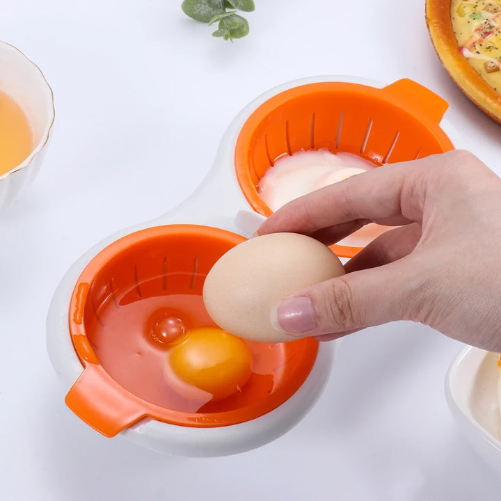 Enkel mikrobølge eggepocher for rask og perfekt tilberedning av frokostegg. Ideell for travle morgener.