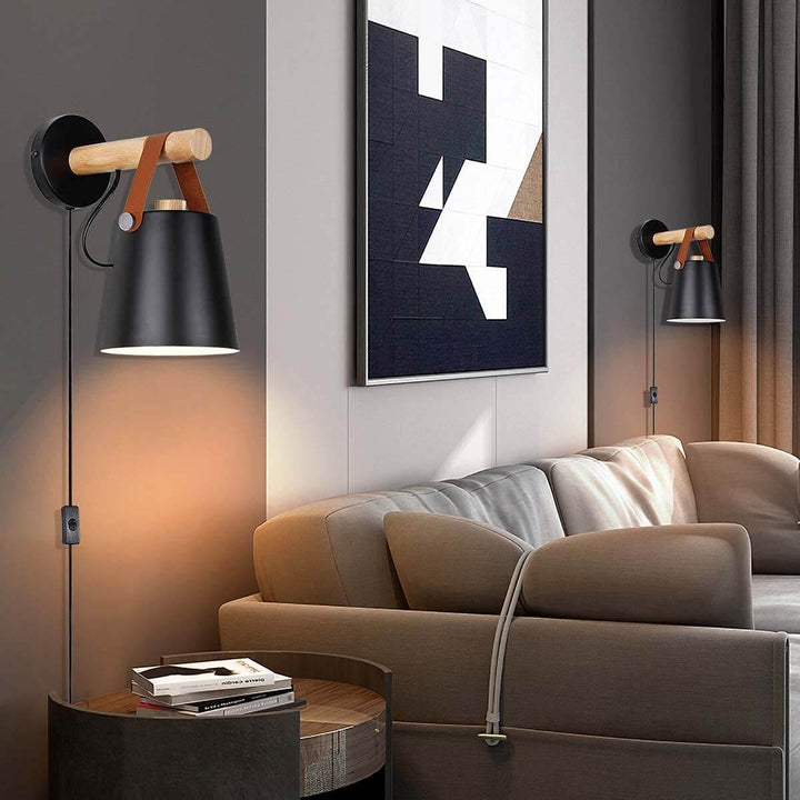 Stilren trevegglampe, nordisk inspirert design som gir mykt lys i ethvert moderne rom.