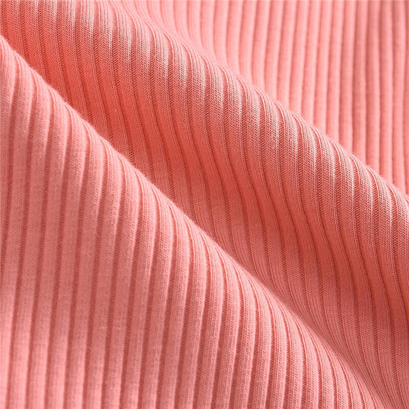 Perfekt gave til nyfødt jente: Blomstret volang shorts sett med matchende topp og pannebånd. Søte babyklær.